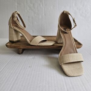Corkys Hey Girl Woven Rafia Sandals Size 10 Block Heel Ankle Strap Metalic Tread